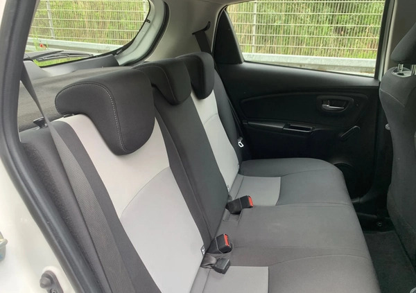 Toyota Yaris cena 56500 przebieg: 50500, rok produkcji 2018 z Pruszków małe 154
